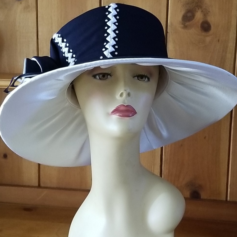 ROMA HATS Navy &White